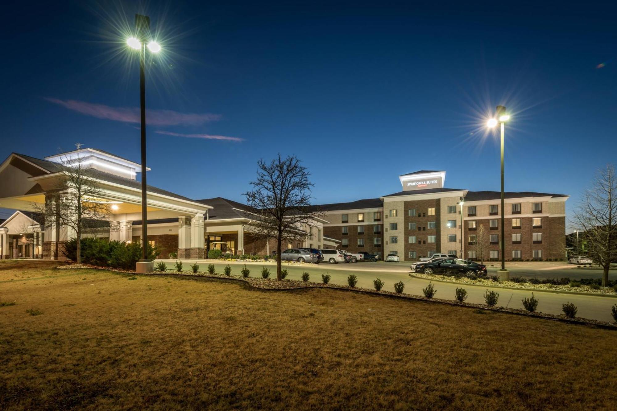 Springhill Suites By Marriott Denton Exterior photo